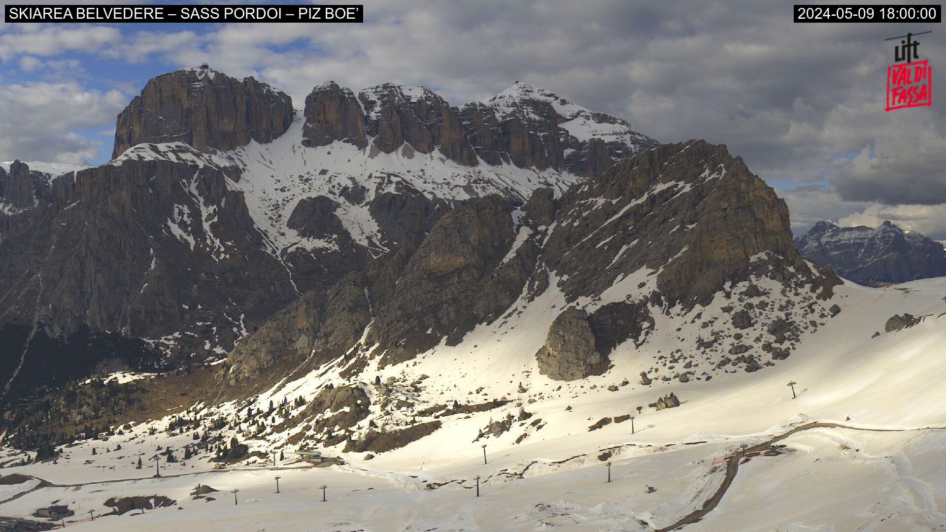 Webcam Canazei - Belvedere - Sas Becé - Altitude: 2,413 metresArea: Col dei RossiPanoramic viewpoint: static webcam. Panoramic view of the Belvedere ski area and the chair lifts 