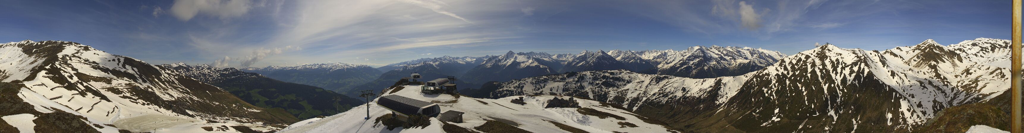 Mayrhofen webcam - ski lift stations Unterberg