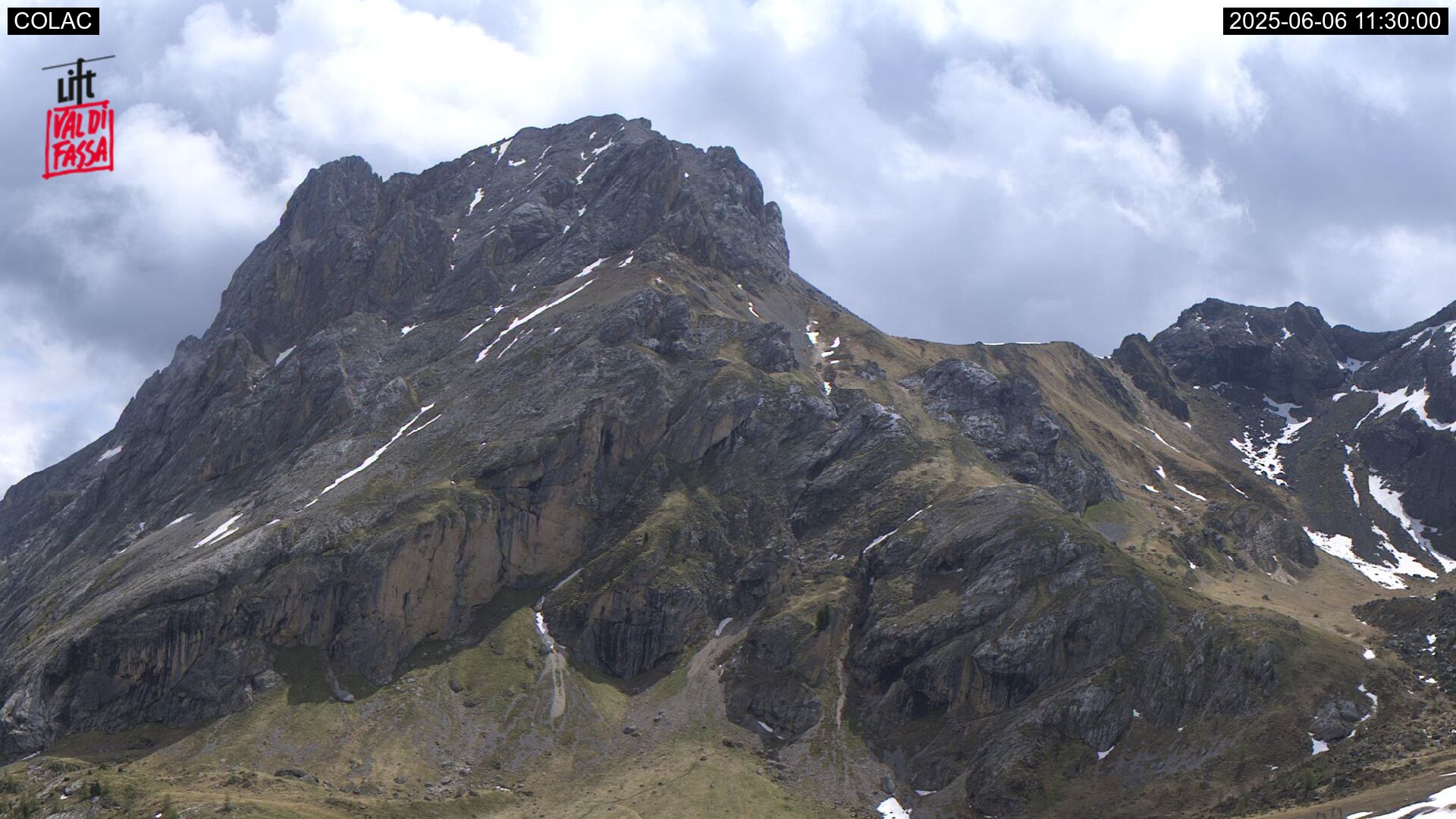 immagine della webcam nei dintorni di Campitello di Fassa: webcam Alba di Canazei