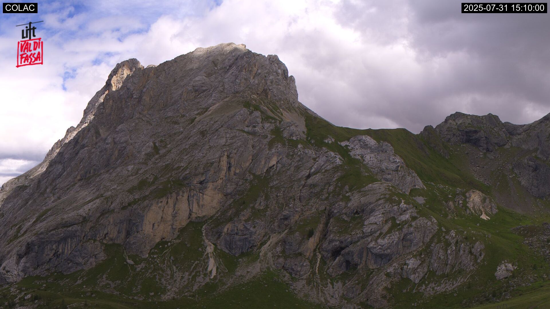 immagine della webcam nei dintorni di Campitello di Fassa: webcam Alba di Canazei