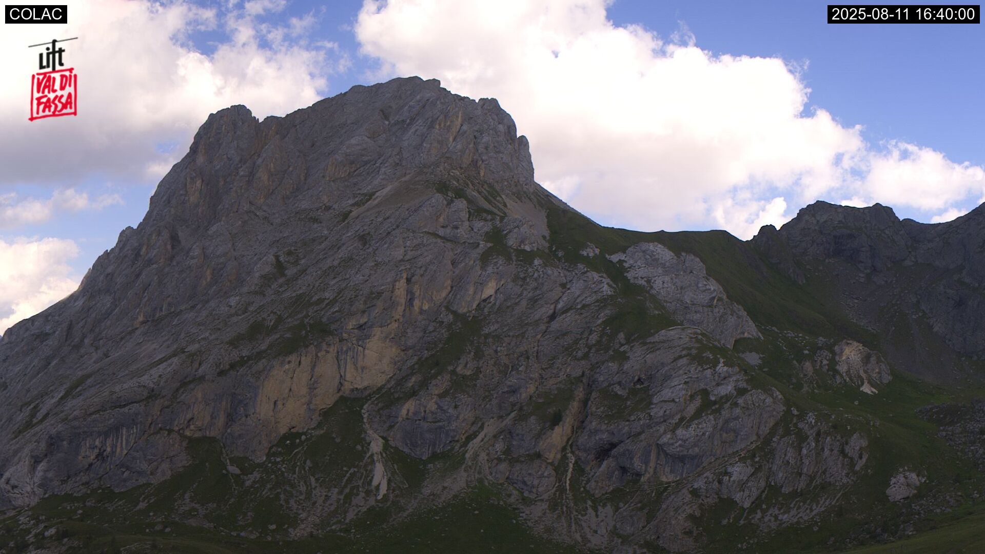 immagine della webcam nei dintorni di Passo San Pellegrino: webcam Penia di Canazei
