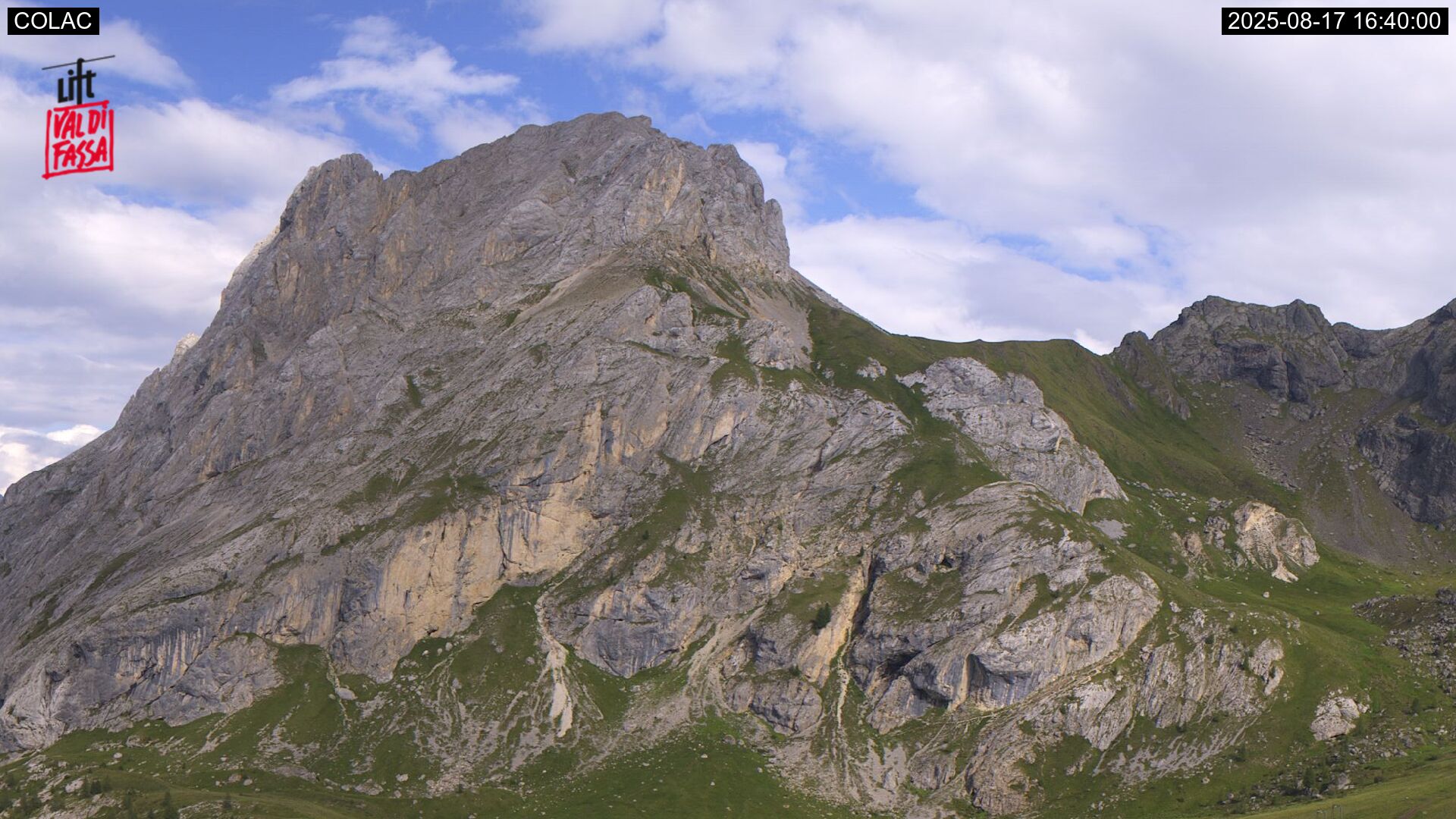 immagine della webcam nei dintorni di Santa Cristina Valgardena: webcam Alba di Canazei