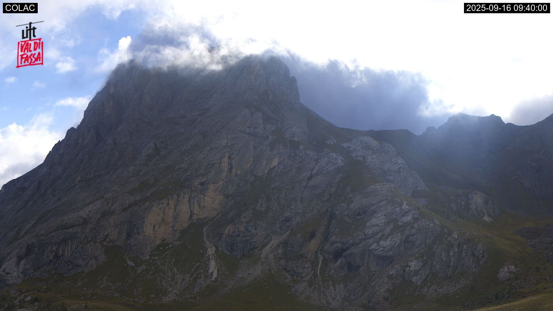 immagine della webcam nei dintorni di Canazei: webcam Alba di Canazei