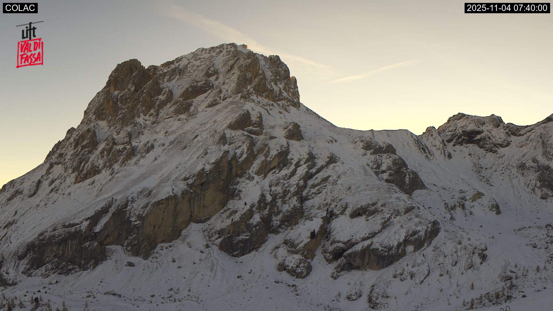 immagine della webcam nei dintorni di Campitello di Fassa: webcam Alba di Canazei