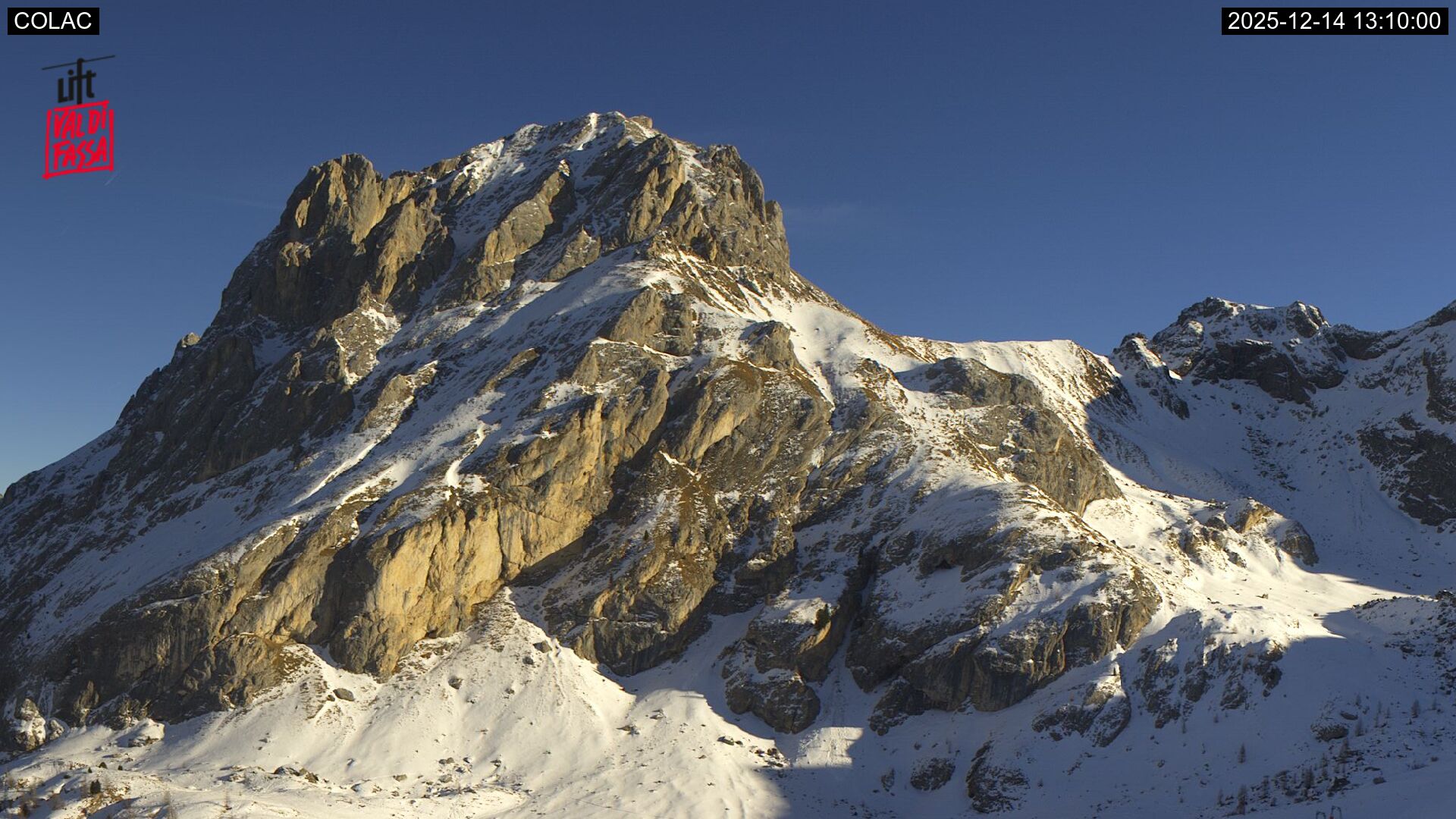 immagine della webcam nei dintorni di Corvara in Badia: webcam Alba di Canazei