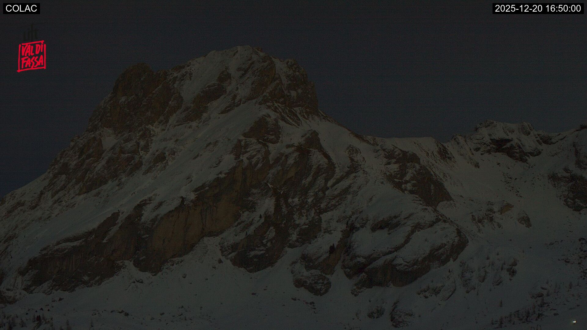 immagine della webcam nei dintorni di Corvara in Badia: webcam Alba di Canazei