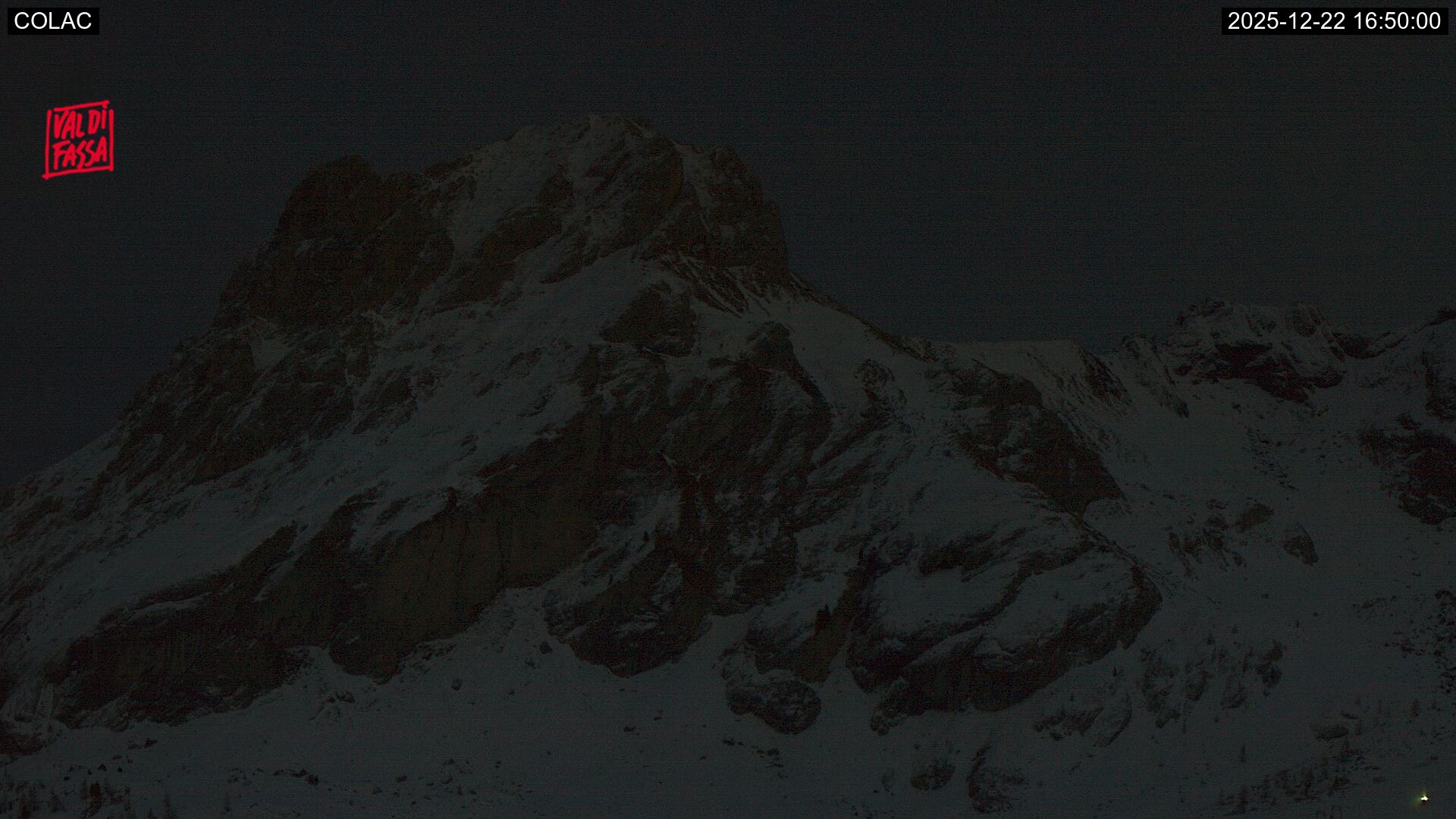 immagine della webcam nei dintorni di Corvara in Badia: webcam Alba di Canazei