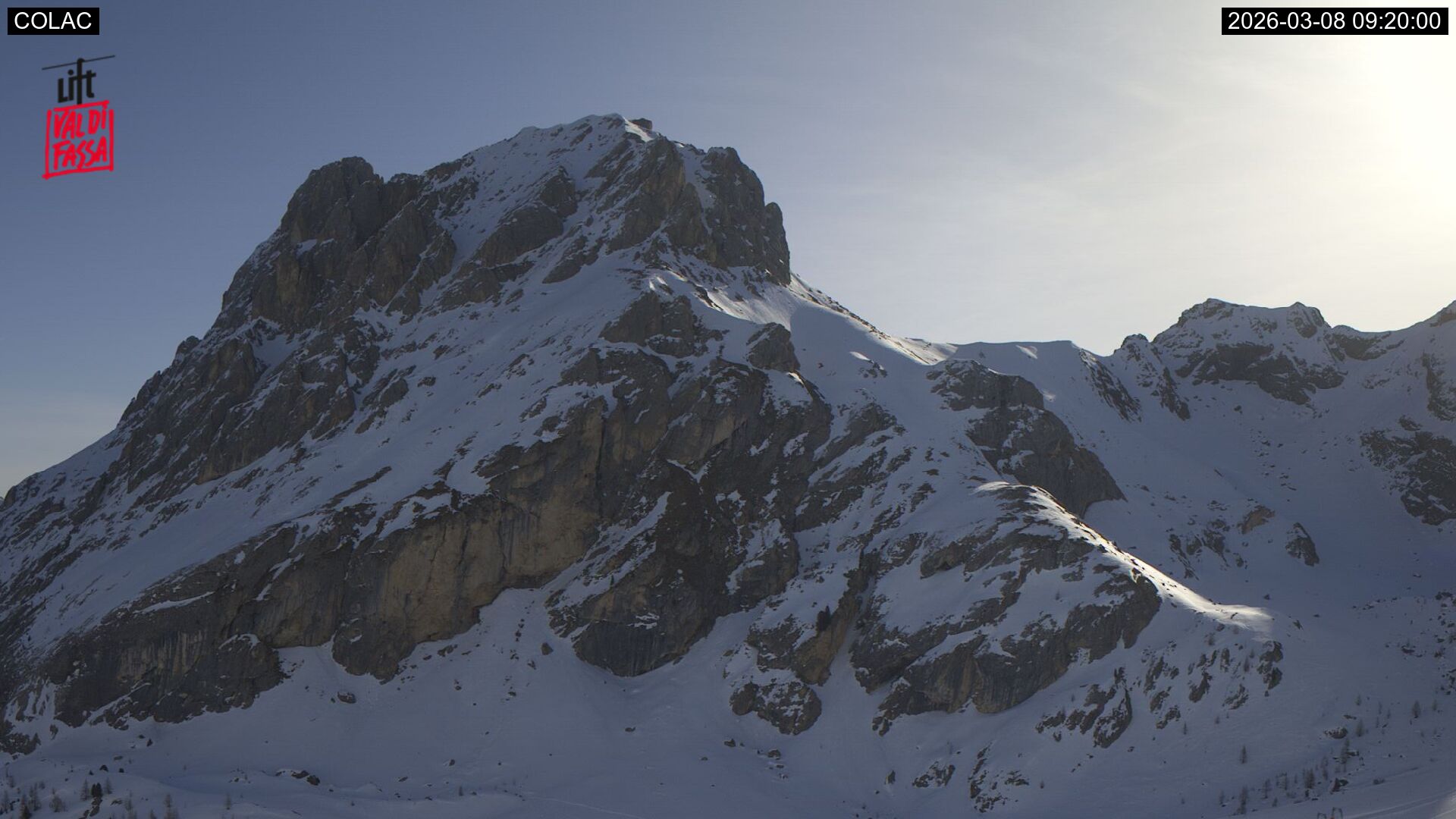 immagine della webcam nei dintorni di Passo San Pellegrino: webcam Penia di Canazei