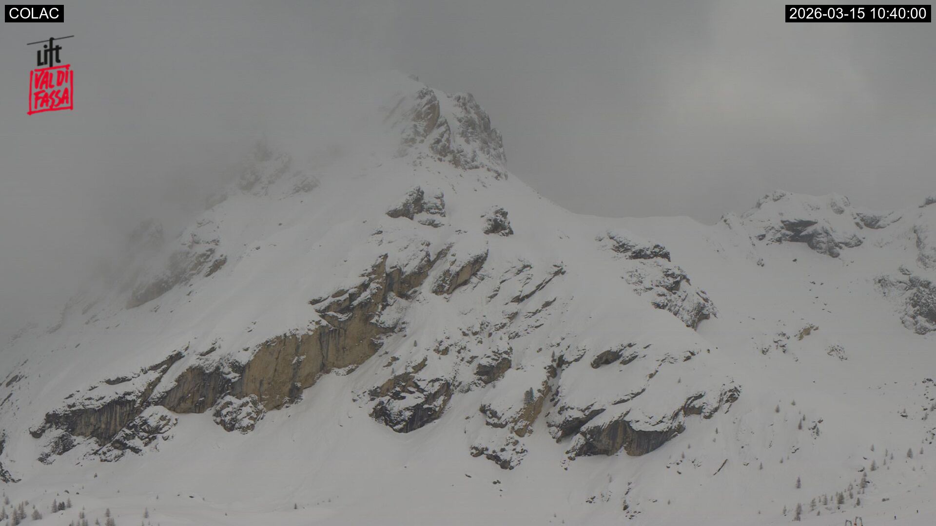 immagine della webcam nei dintorni di Alba di Canazei: webcam Canazei