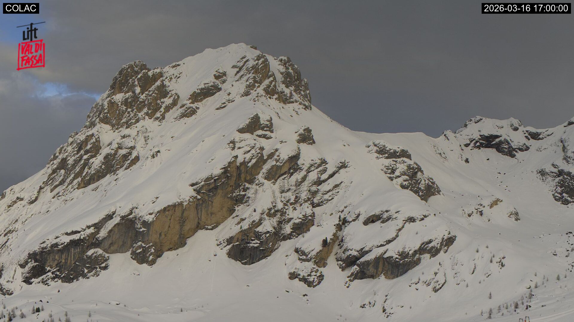 immagine della webcam nei dintorni di Campitello di Fassa: webcam Alba di Canazei