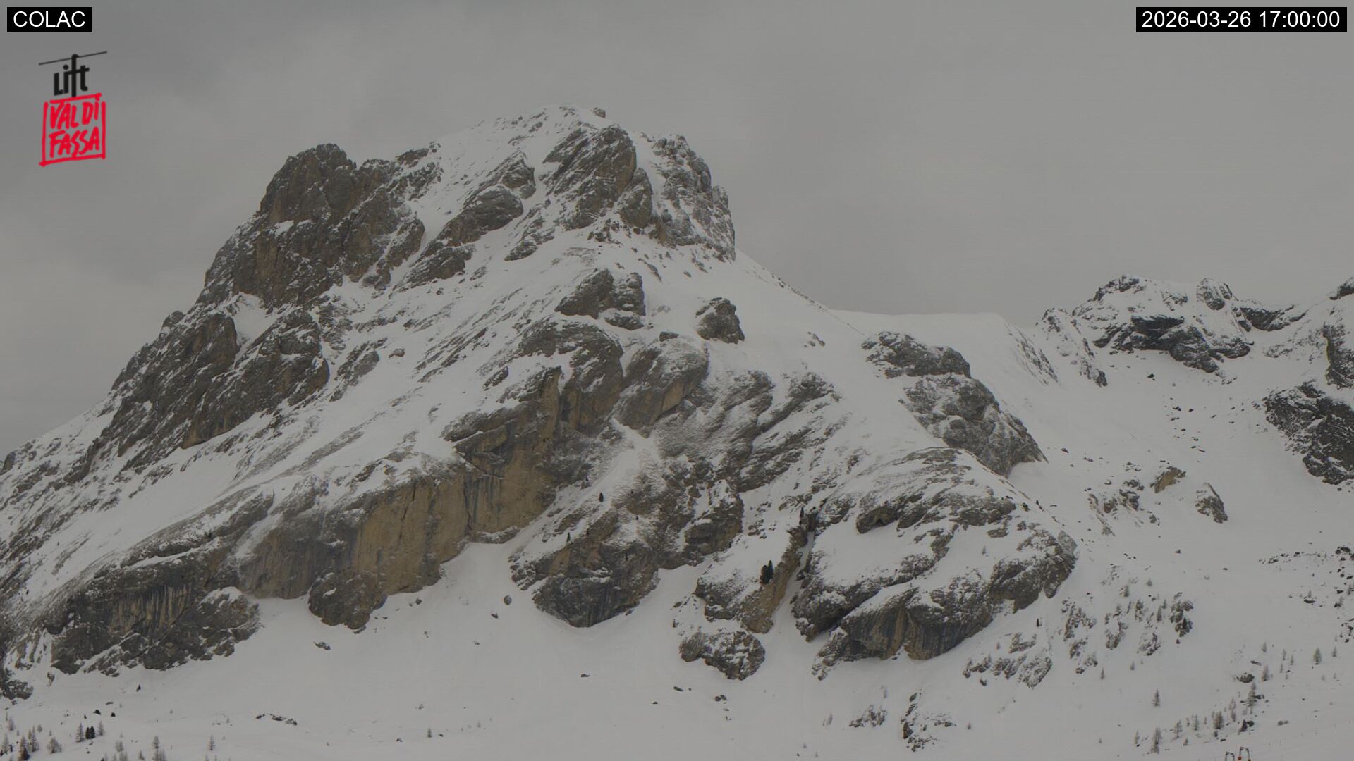 immagine della webcam nei dintorni di Passo San Pellegrino: webcam Canazei