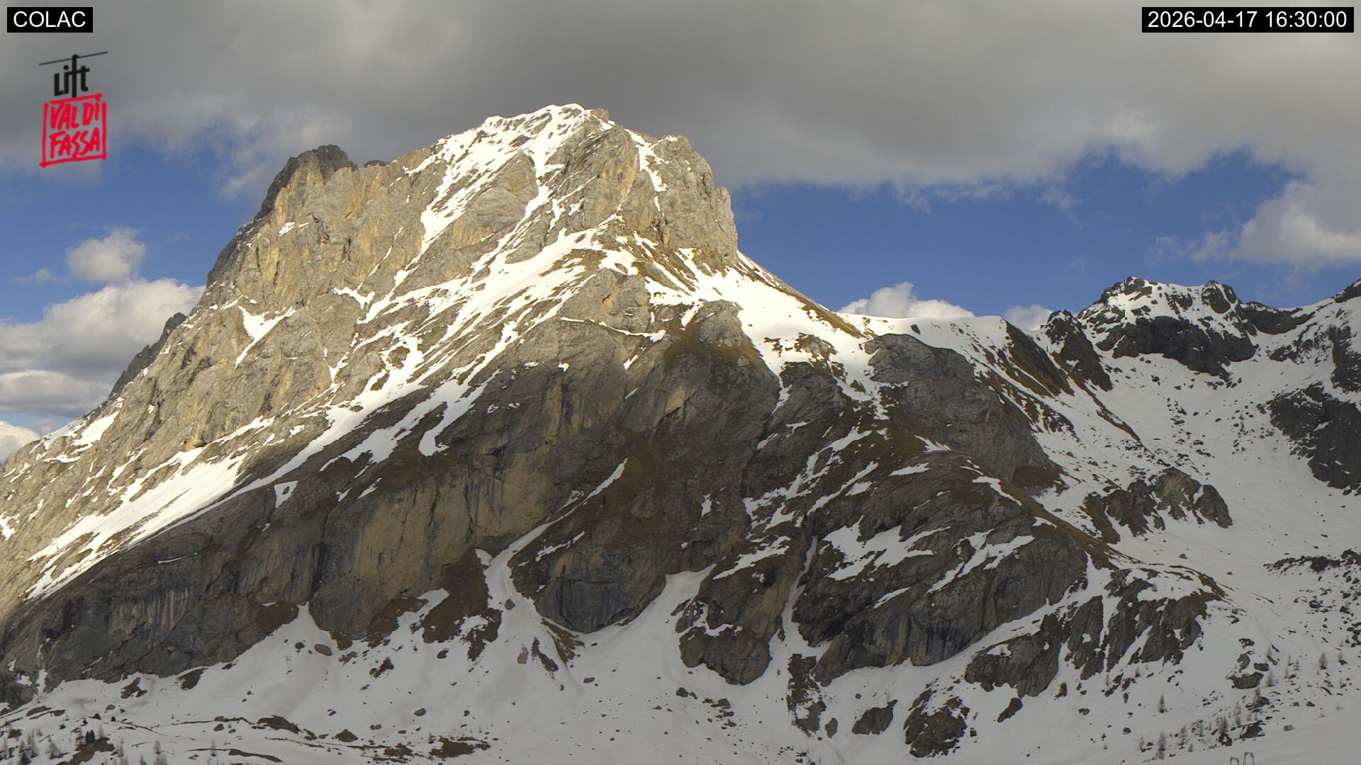 immagine della webcam nei dintorni di Moena: webcam Canazei