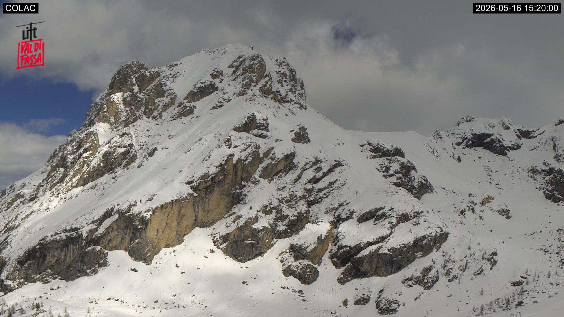 immagine della webcam nei dintorni di Passo San Pellegrino: webcam Canazei