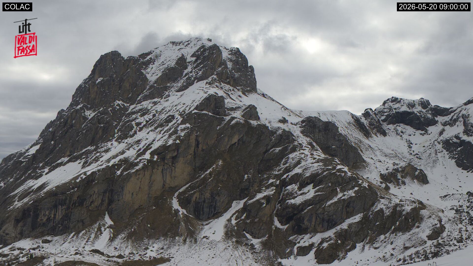 immagine della webcam nei dintorni di Passo San Pellegrino: webcam Canazei