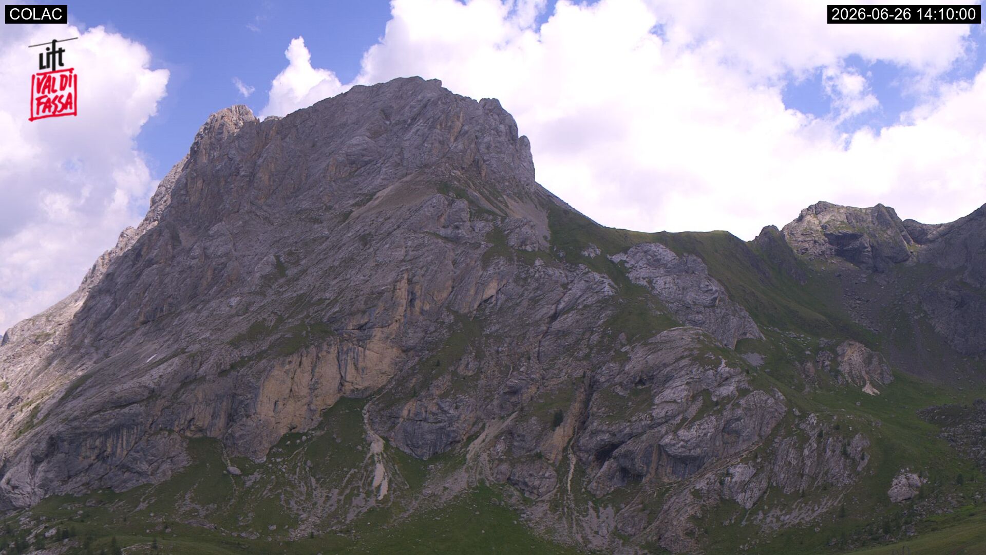 immagine della webcam nei dintorni di Passo San Pellegrino: webcam Canazei