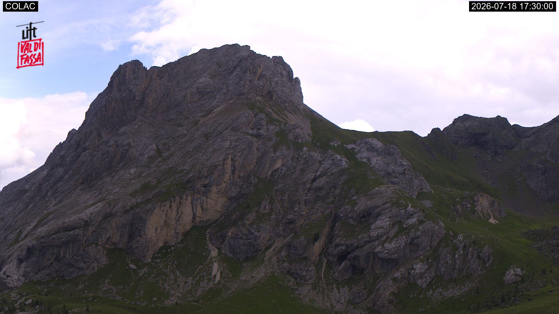 immagine della webcam nei dintorni di Moena: webcam Canazei
