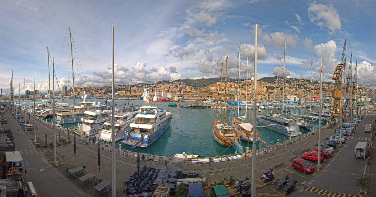 genoa cruise port webcam