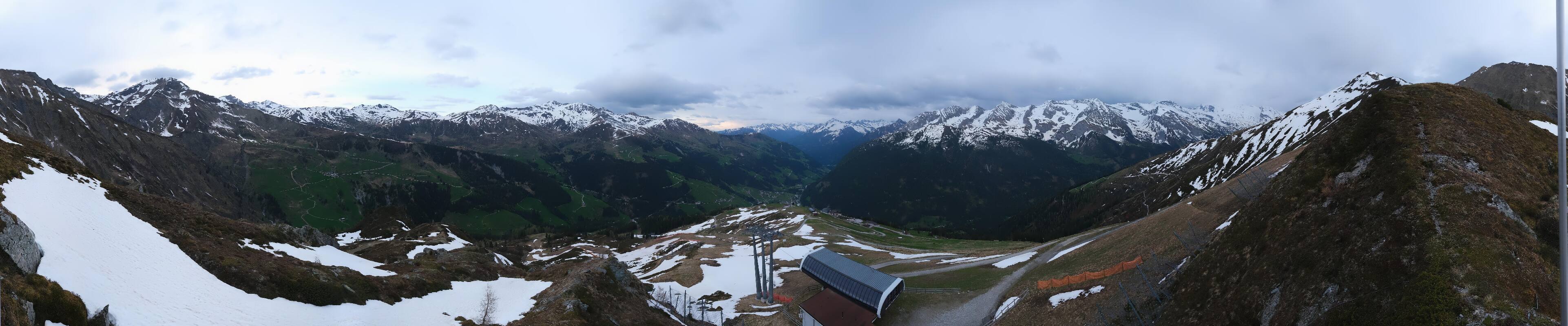 Tuxertal webcam - 6er Eggalm Nord ski station panorama