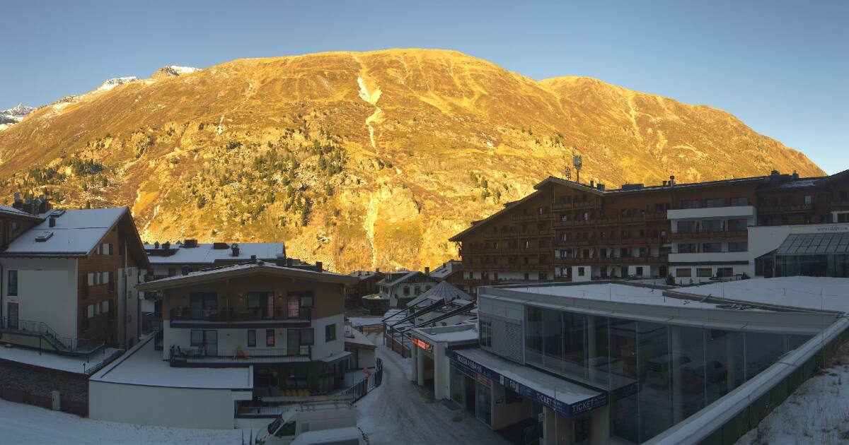 Livecam Obergurgl Hohe Mut Bahn with current weather