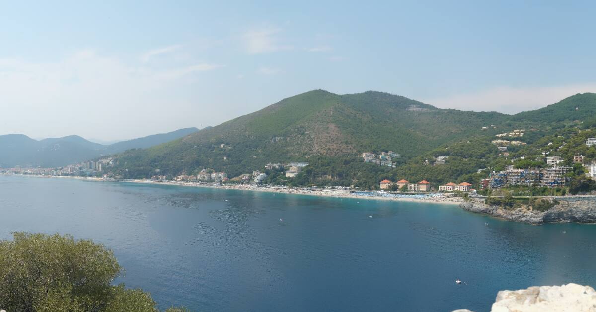 Anteprima della webcam: Bergeggi — panoramica sul golfo